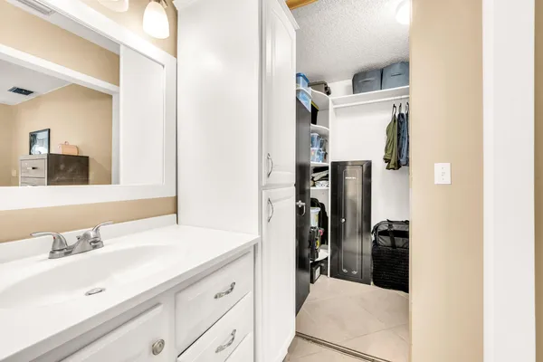 $240,000 | 4772 Northwest 22nd Street, Unit 42122, Coconut Creek, FL 33063