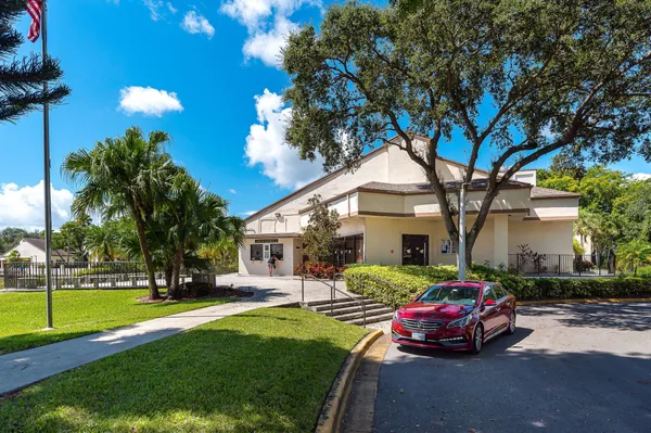 $240,000 | 4772 Northwest 22nd Street, Unit 42122, Coconut Creek, FL 33063