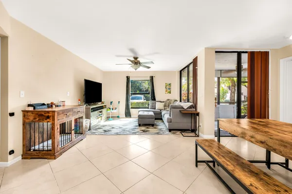 $240,000 | 4772 Northwest 22nd Street, Unit 42122, Coconut Creek, FL 33063
