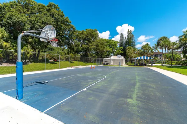 $240,000 | 4772 Northwest 22nd Street, Unit 42122, Coconut Creek, FL 33063