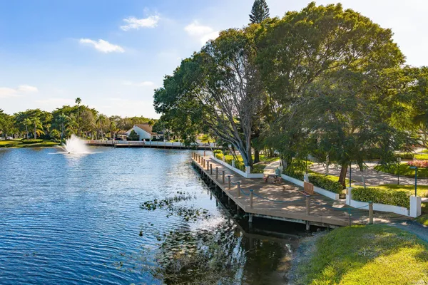 $240,000 | 4772 Northwest 22nd Street, Unit 42122, Coconut Creek, FL 33063