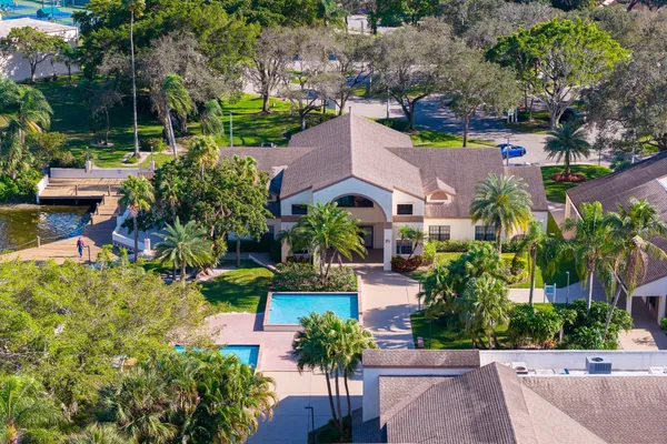 $240,000 | 4772 Northwest 22nd Street, Unit 42122, Coconut Creek, FL 33063