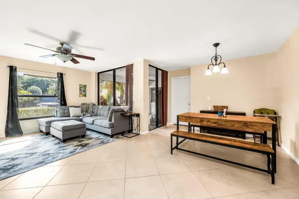 $240,000 | 4772 Northwest 22nd Street, Unit 42122, Coconut Creek, FL 33063