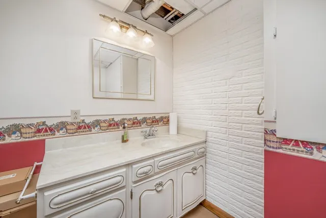 $625,000 | 421 West 60th Street South, Wellington, KS 67152