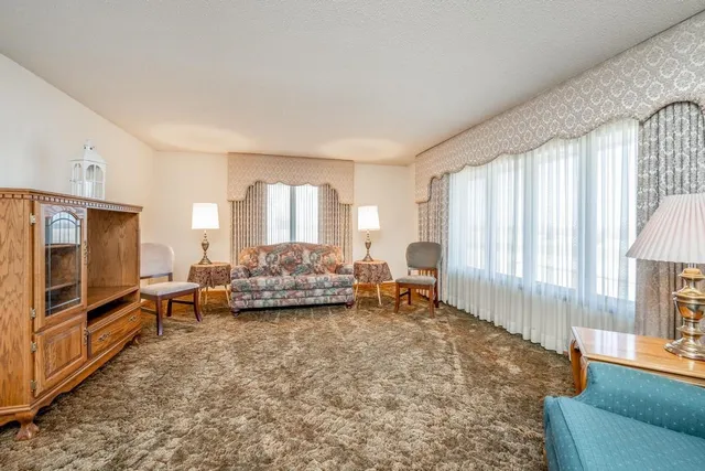 $625,000 | 421 West 60th Street South, Wellington, KS 67152