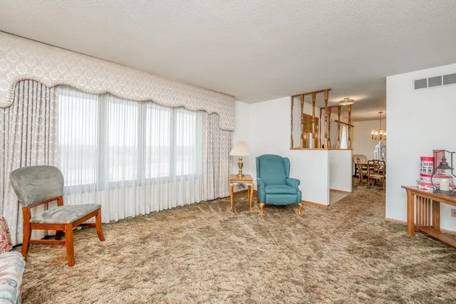 $625,000 | 421 West 60th Street South, Wellington, KS 67152