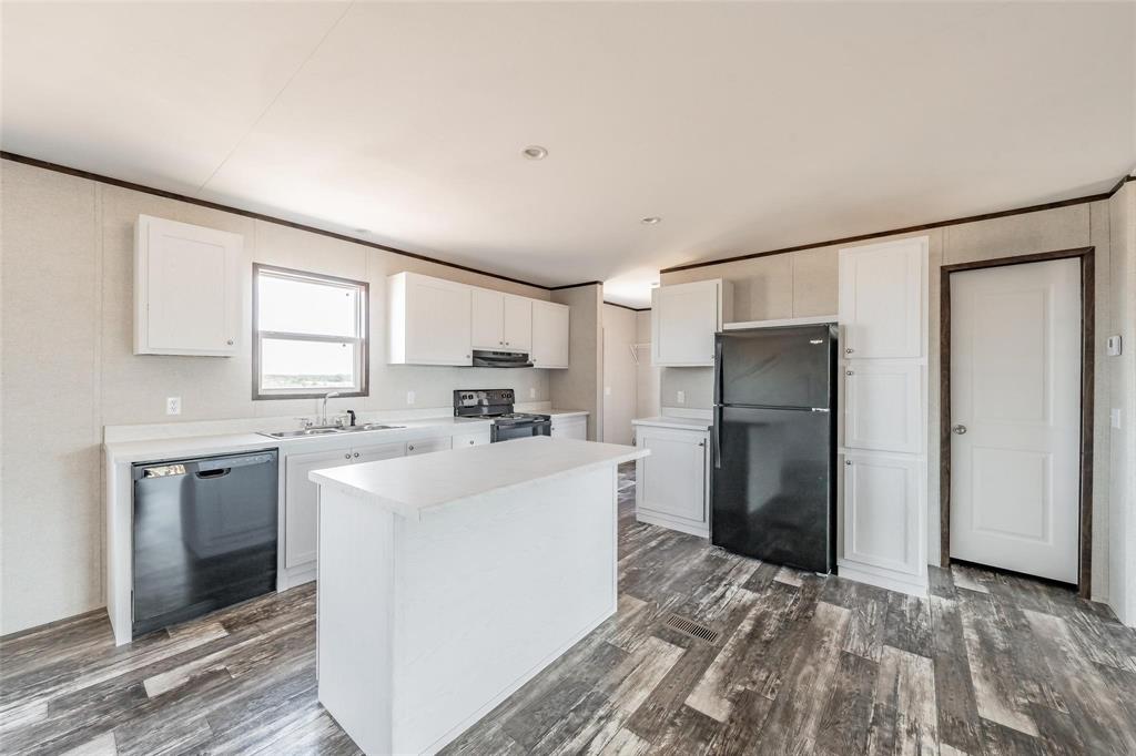 4670 Lone Star Road Poolville, TX 76487 - Photo 8 of 40