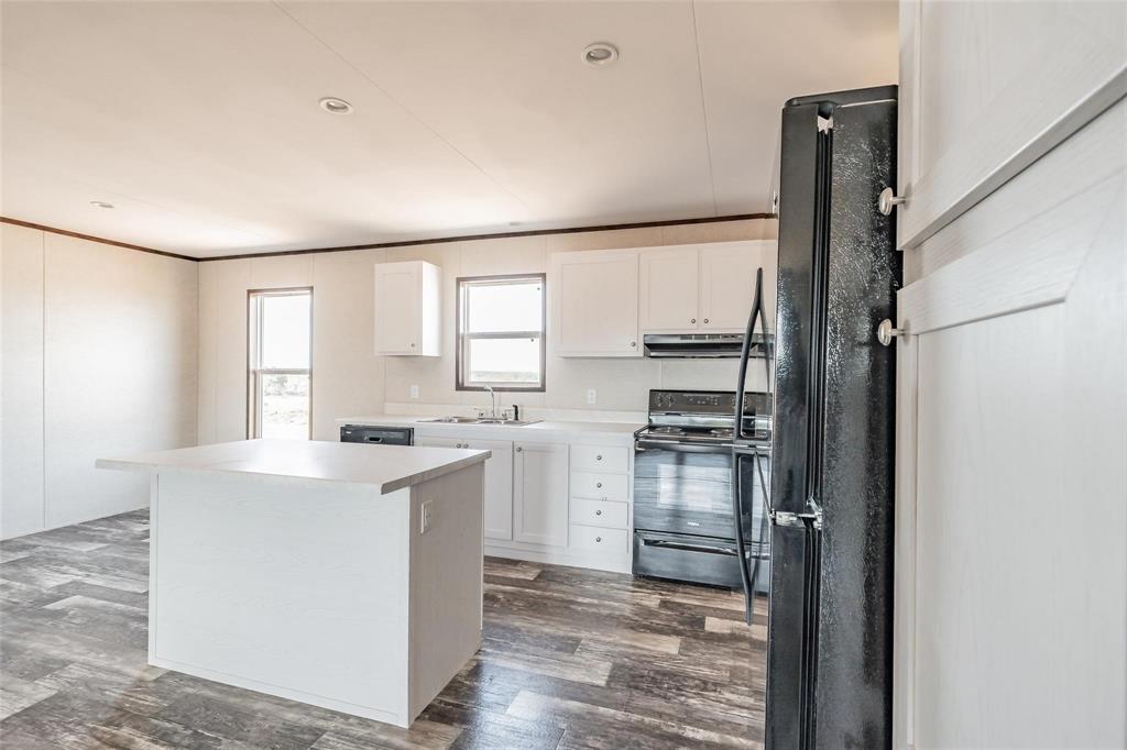 4670 Lone Star Road Poolville, TX 76487 - Photo 9 of 40