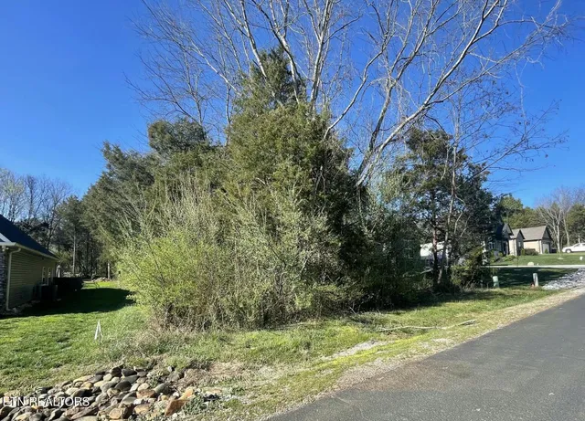 $735,000 | 120 Tsuhdatsi Way, Loudon, TN 37774