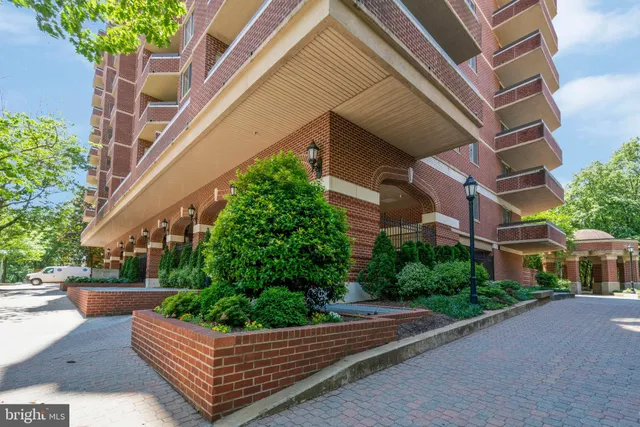 $899,000 | 1276 North Wayne Street, Unit 628, Arlington, VA 22201