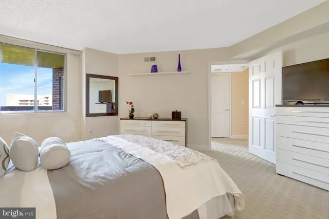 $899,000 | 1276 North Wayne Street, Unit 628, Arlington, VA 22201