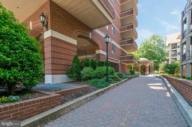 $899,000 | 1276 North Wayne Street, Unit 628, Arlington, VA 22201