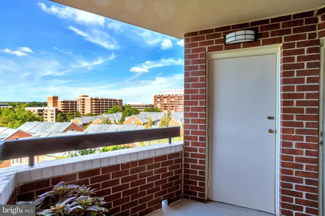 $899,000 | 1276 North Wayne Street, Unit 628, Arlington, VA 22201