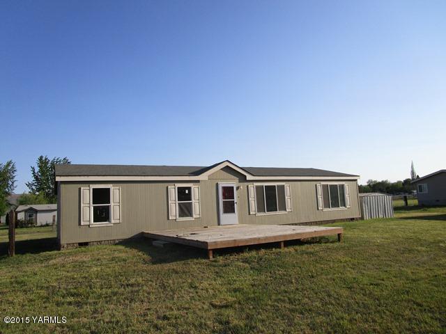 10200 Ahtanum Road Yakima, WA 98903 - Photo 22 of 38 a view of a house with a yard