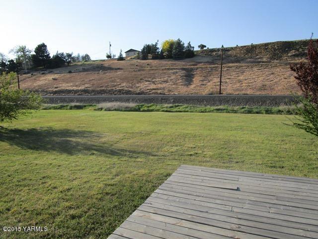 10200 Ahtanum Road Yakima, WA 98903 - Photo 35 of 38 a view of a ocean view