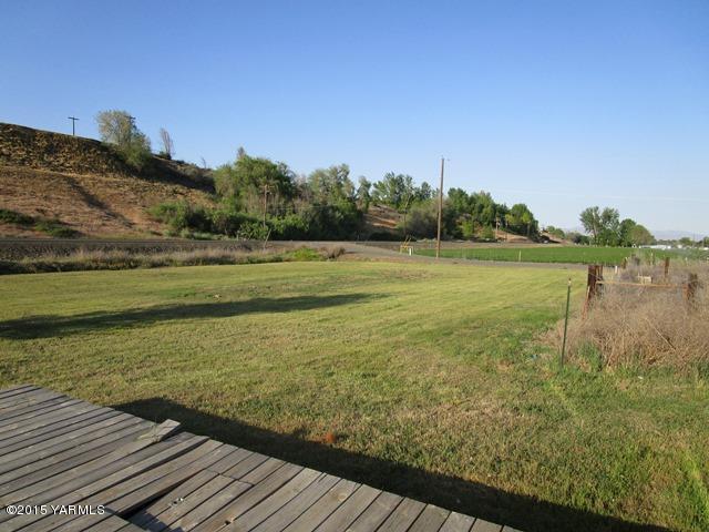 10200 Ahtanum Road Yakima, WA 98903 - Photo 38 of 38 a view of an ocean from a balcony