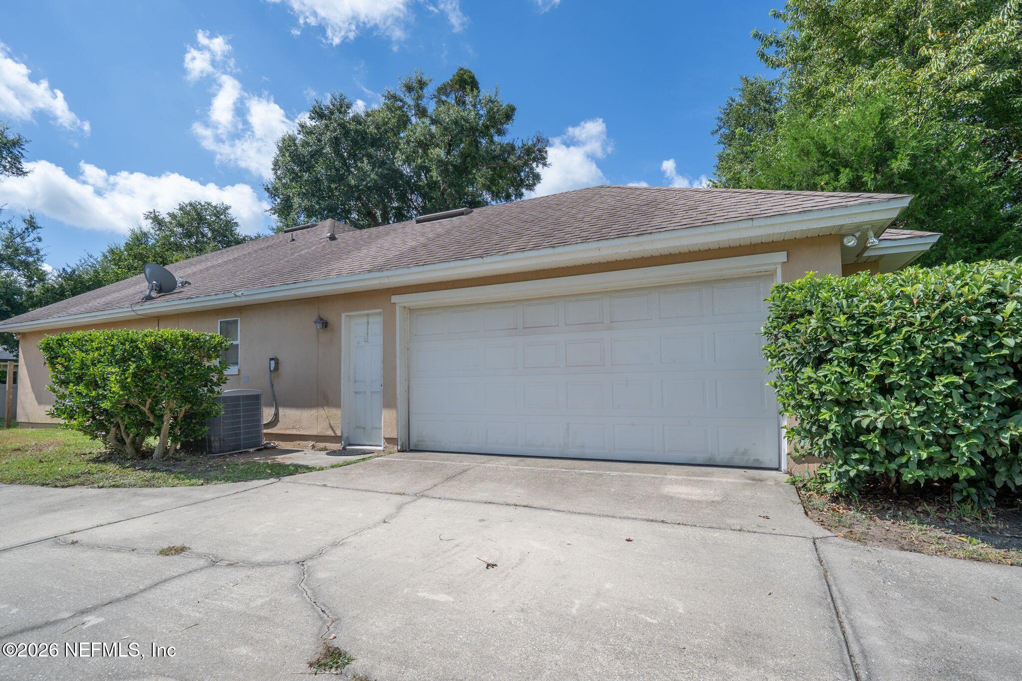 97447 Bluff View Circle Yulee, FL 32097 - Photo 3 of 19 front view of a house