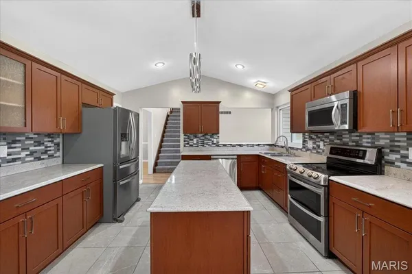 $420,000 | 1919 White Birch Lane, Belleville, IL 62226