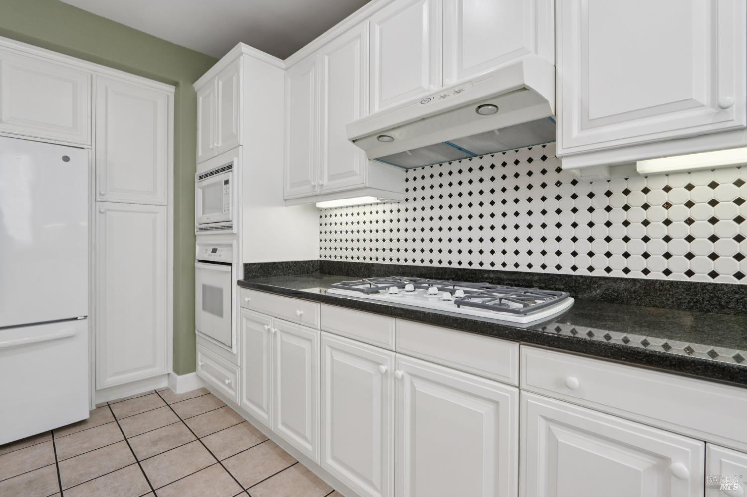 3287 Von Uhlit Ranch Road Napa, CA 94558 - Photo 16 of 48