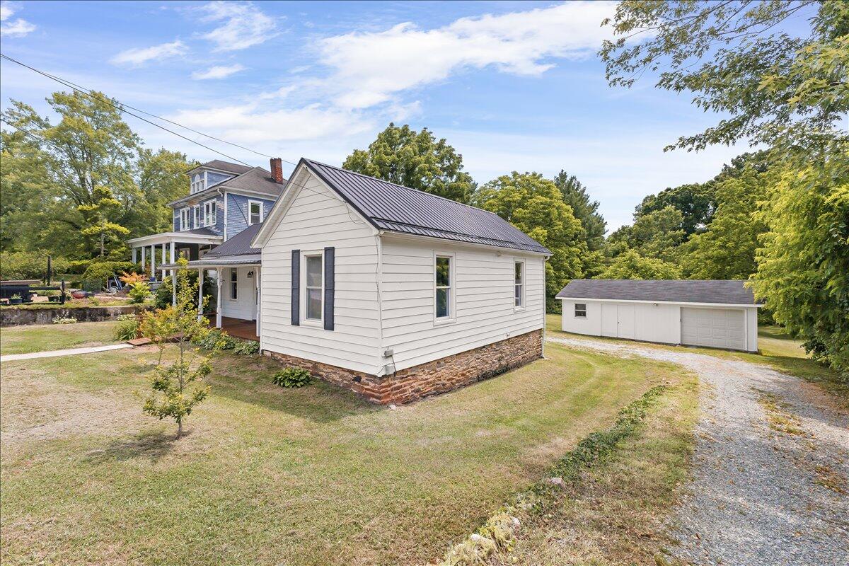 95 Spring Street Rocky Mount, VA 24151 - Photo 2 of 31 02-95 Spring St-2