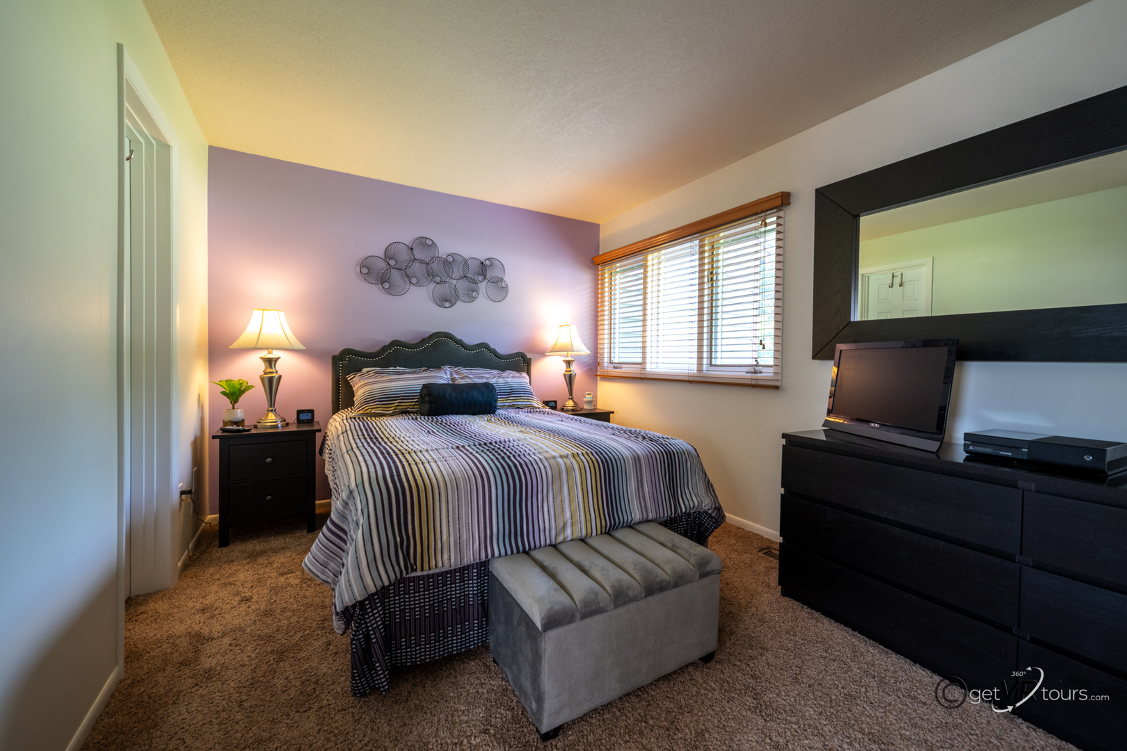 20 Spring Creek Lane Galena, IL 61036 - Photo 4 of 23 a bedroom with a bed and window