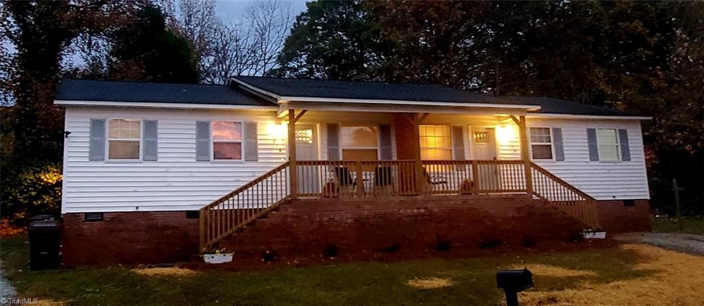 2208 Gable Way High Point, NC 27262 - Photo 2 of 20 Gallery Image 2