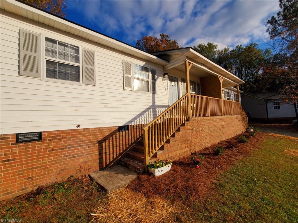 2208 Gable Way High Point, NC 27262 - Photo 5 of 20 Gallery Image 5