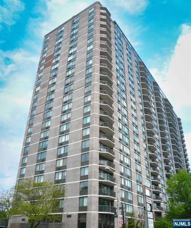 $499,000 | 770 Anderson Avenue, Unit 12K, Cliffside Park, NJ 07010