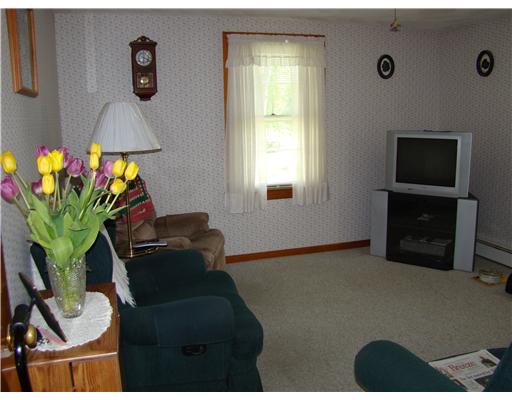20 Hines Road Cumberland, RI 02864 - Photo 5 of 10 Den/Family/Great Room.