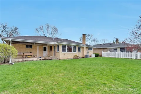 $550,000 | 840 South Prospect Avenue, Elmhurst, IL 60126
