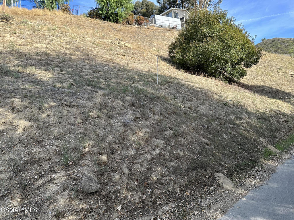 20911 Calimali Road Woodland Hills, CA 91364 - Photo 3 of 5