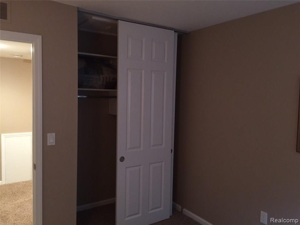 40599 Village Wood Road Novi, MI 48375 - Photo 29 of 43
