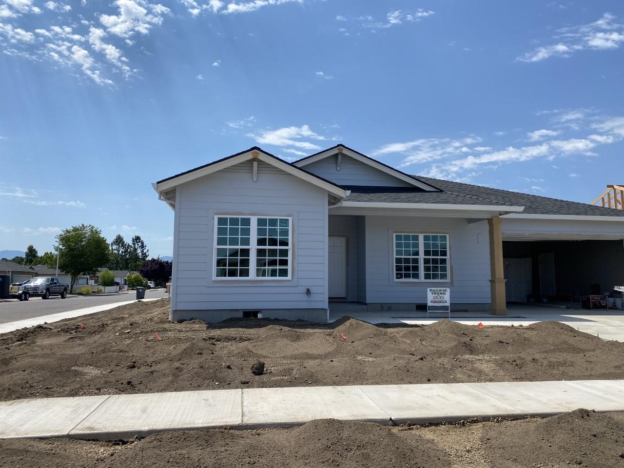 455 Cheney Loop Central Point, OR 97502 - Photo 1 of 2 MLS Pic 1
