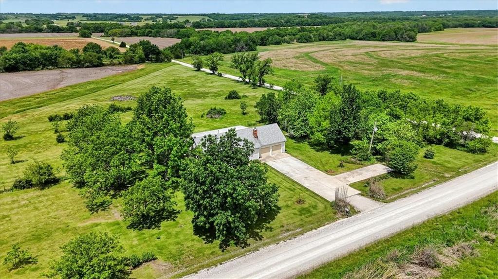 24960 Earnest Road Lane, KS 66042 - Photo 33 of 37