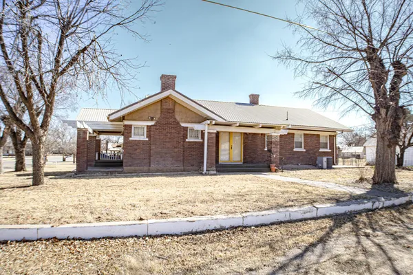 $115,000 | 302 East 6th Street, Clarendon, TX 79226