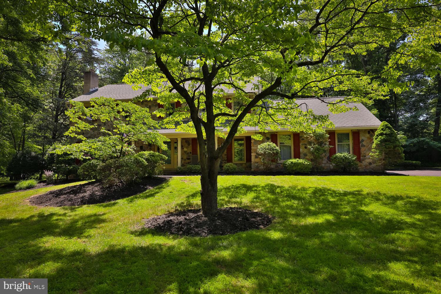 1979 Terwood Road Huntingdon Valley, PA 19006 - Photo 8 of 70 Front Exterior