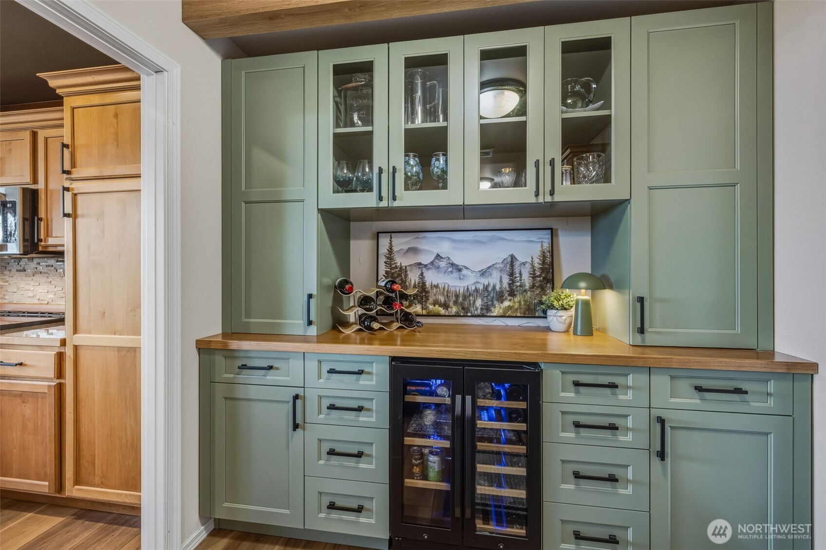 855 Louella Heights Road Sequim, WA 98382 - Photo 17 of 40 a view of fireplace and cabinets