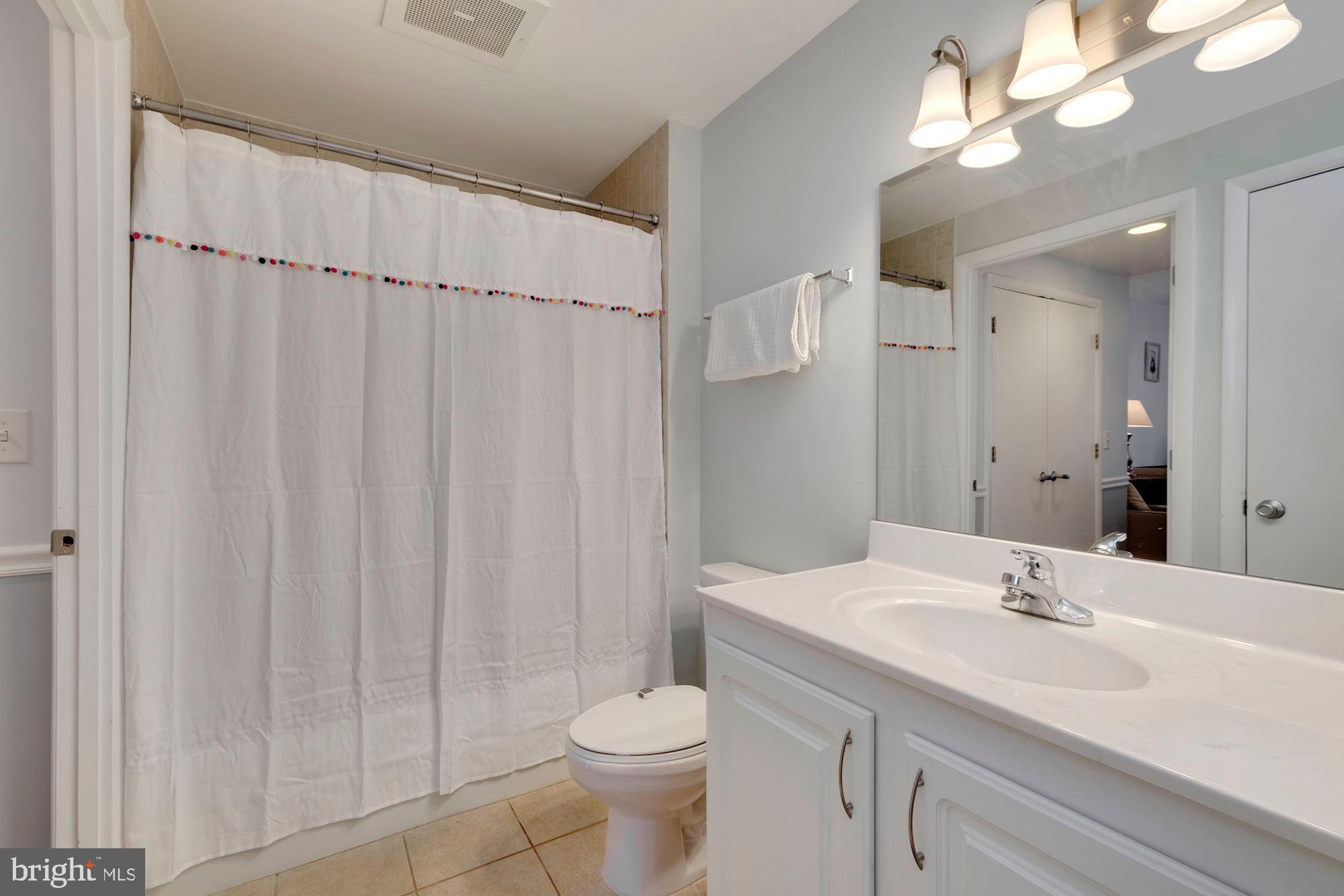 350 G Street Southwest, Unit N109 Washington, DC 20024 - Photo 20 of 29 Second bathroom