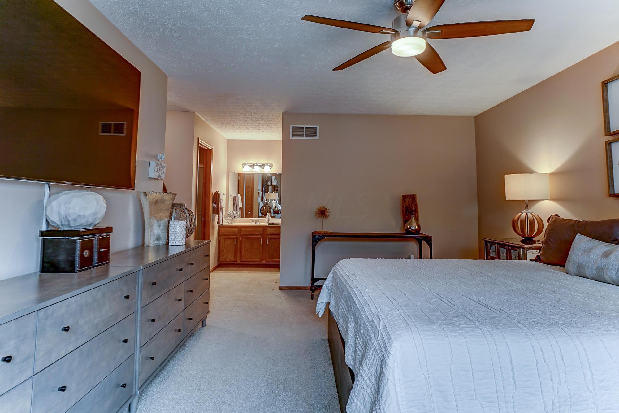 801 Lindenhaven Road Columbus, OH 43230 - Photo 4 of 29