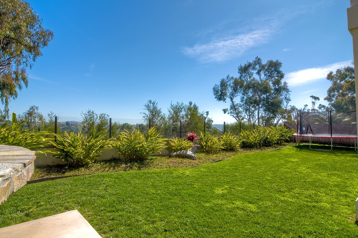 1047 Sagebrush Road Carlsbad, CA 92011 - Photo 22 of 25 Gallery Image 22