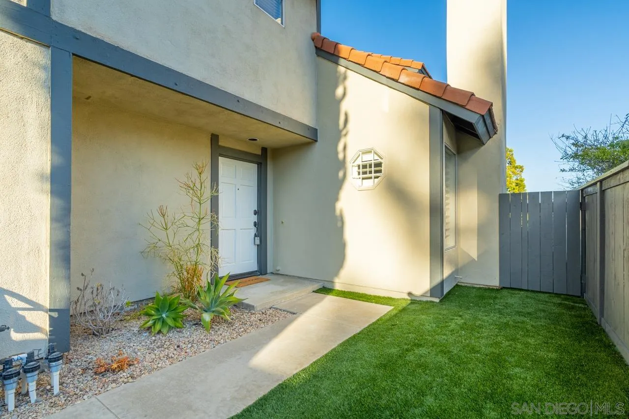 1904 Willow Ridge Drive Vista, CA 92081 - Photo 7 of 70