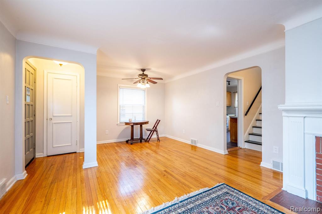 1776 Hampton Road Grosse Pointe Woods, MI 48236 - Photo 11 of 45