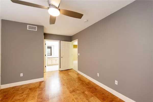 $262,900 | 738 Crest Pines Drive, Unit 714, Orlando, FL 32828