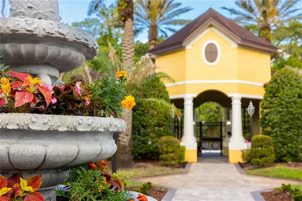 $262,900 | 738 Crest Pines Drive, Unit 714, Orlando, FL 32828