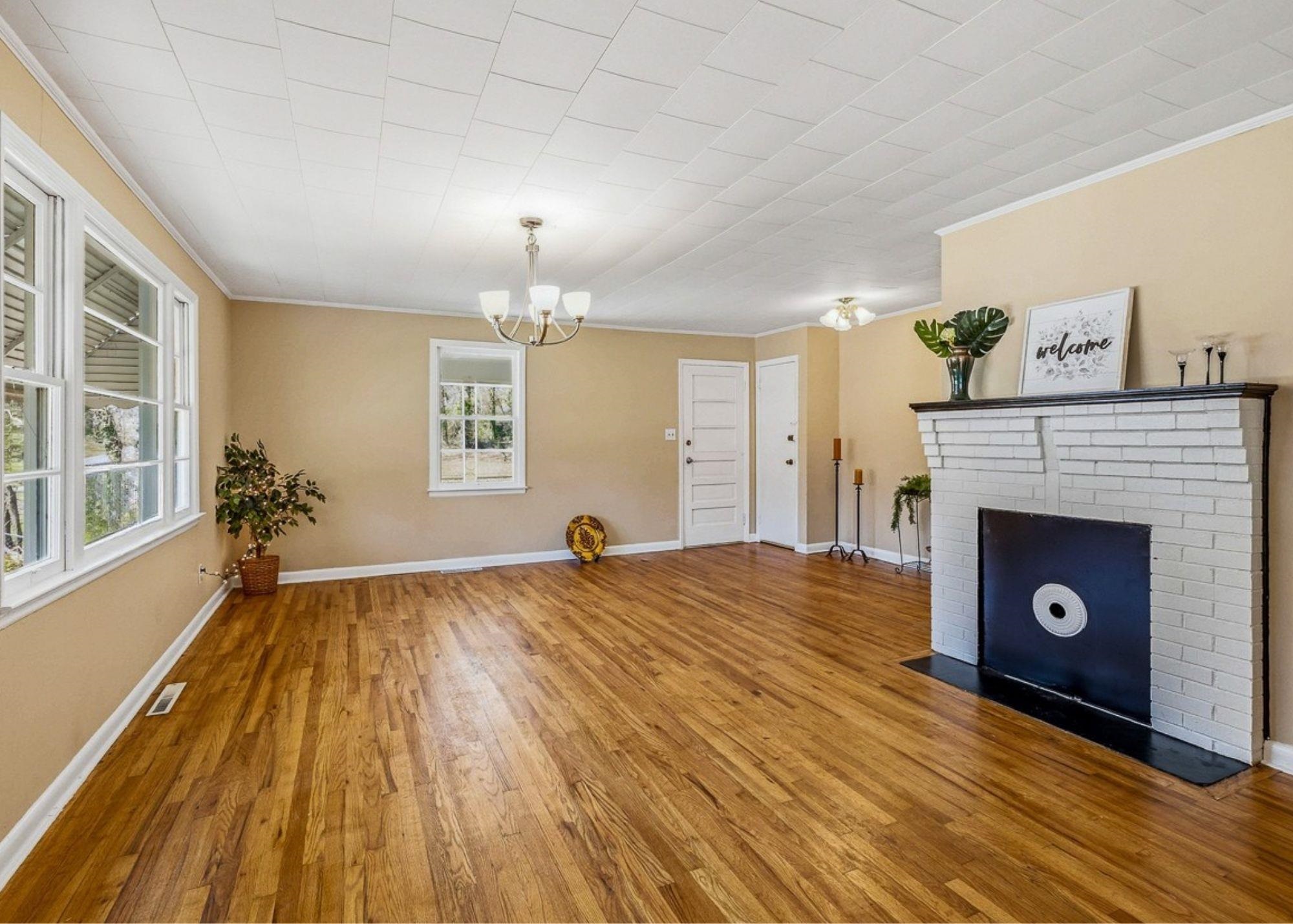 522 West Robinson Street Gaffney, SC 29341 - Photo 2 of 16