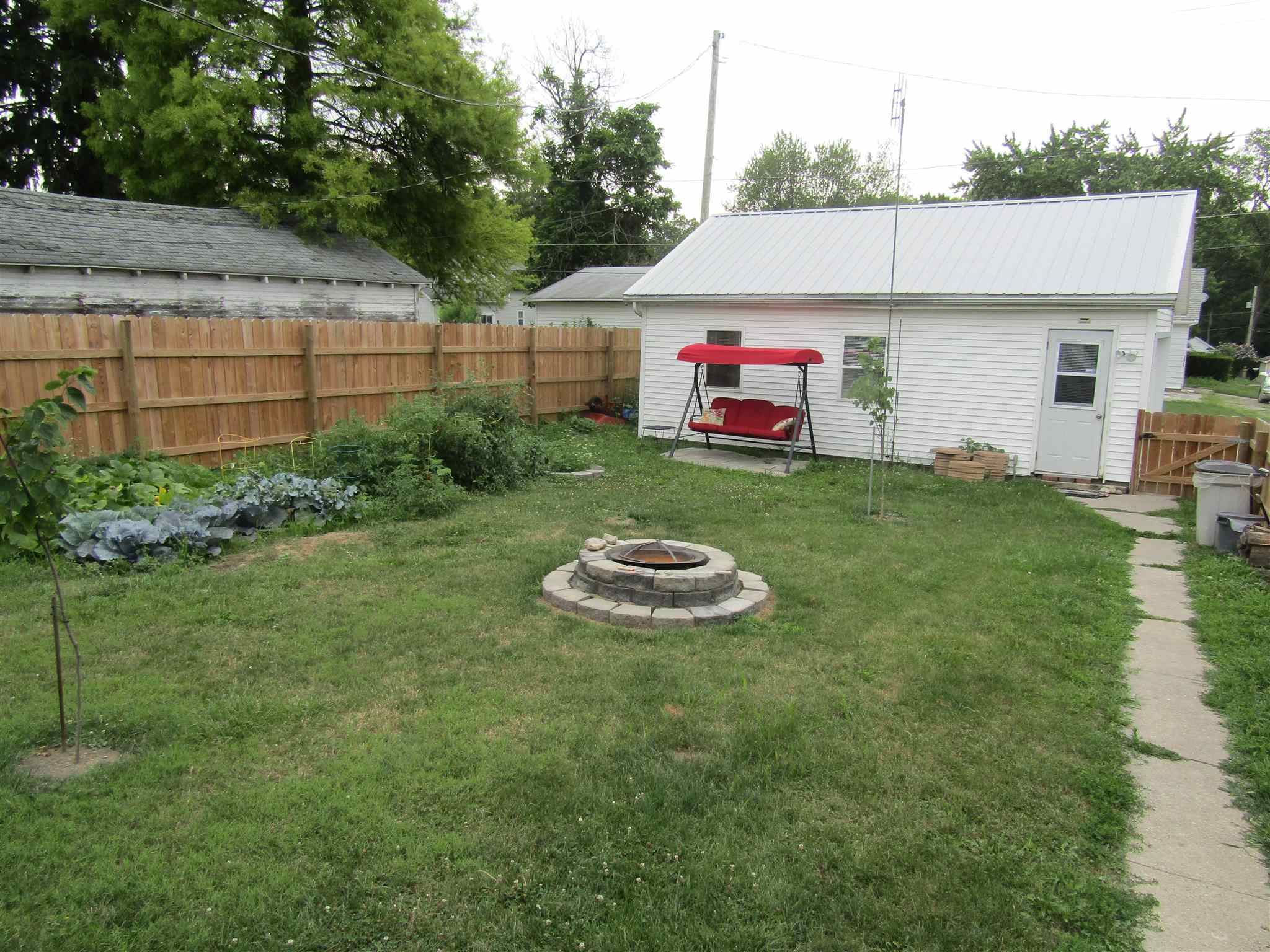 421 South 1st Street Decatur, IN 46733 - Photo 8 of 23