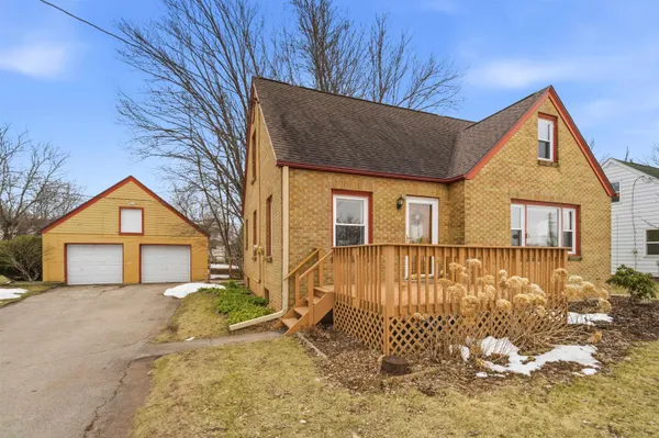 $279,900 | 1127 West Northland Avenue, Appleton, WI 54914