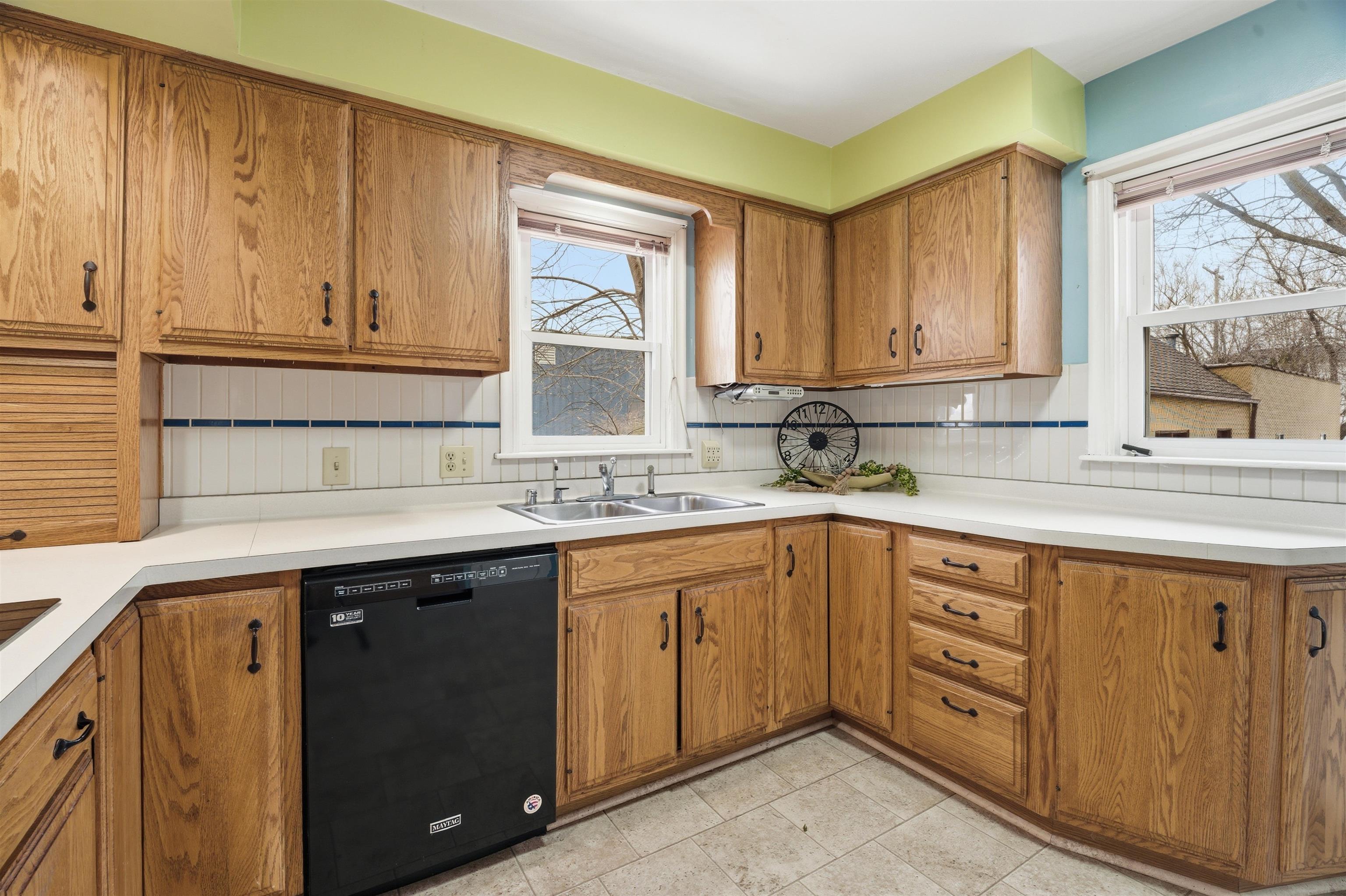 1127 West Northland Avenue Appleton, WI 54914 - Photo 10 of 30