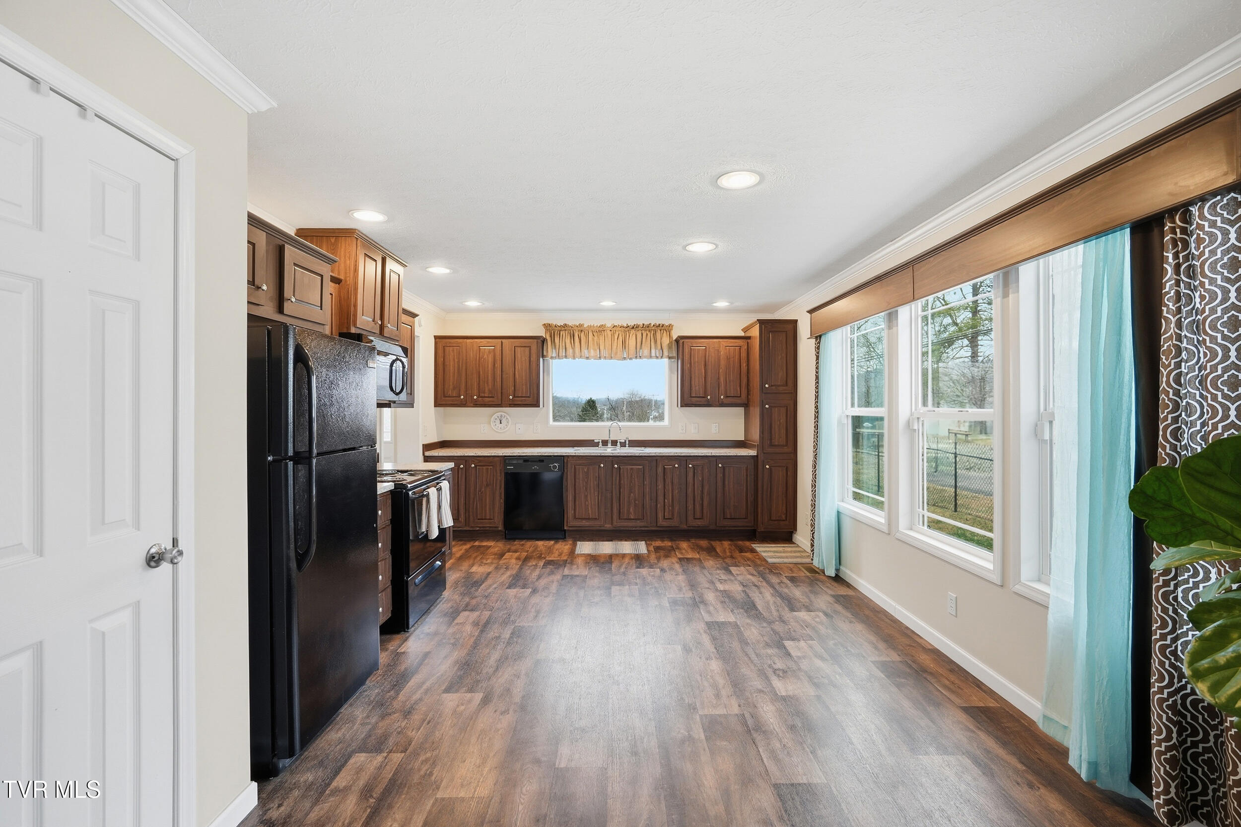 5634 Orebank Road Kingsport, TN 37664 - Photo 11 of 29 Kitchen