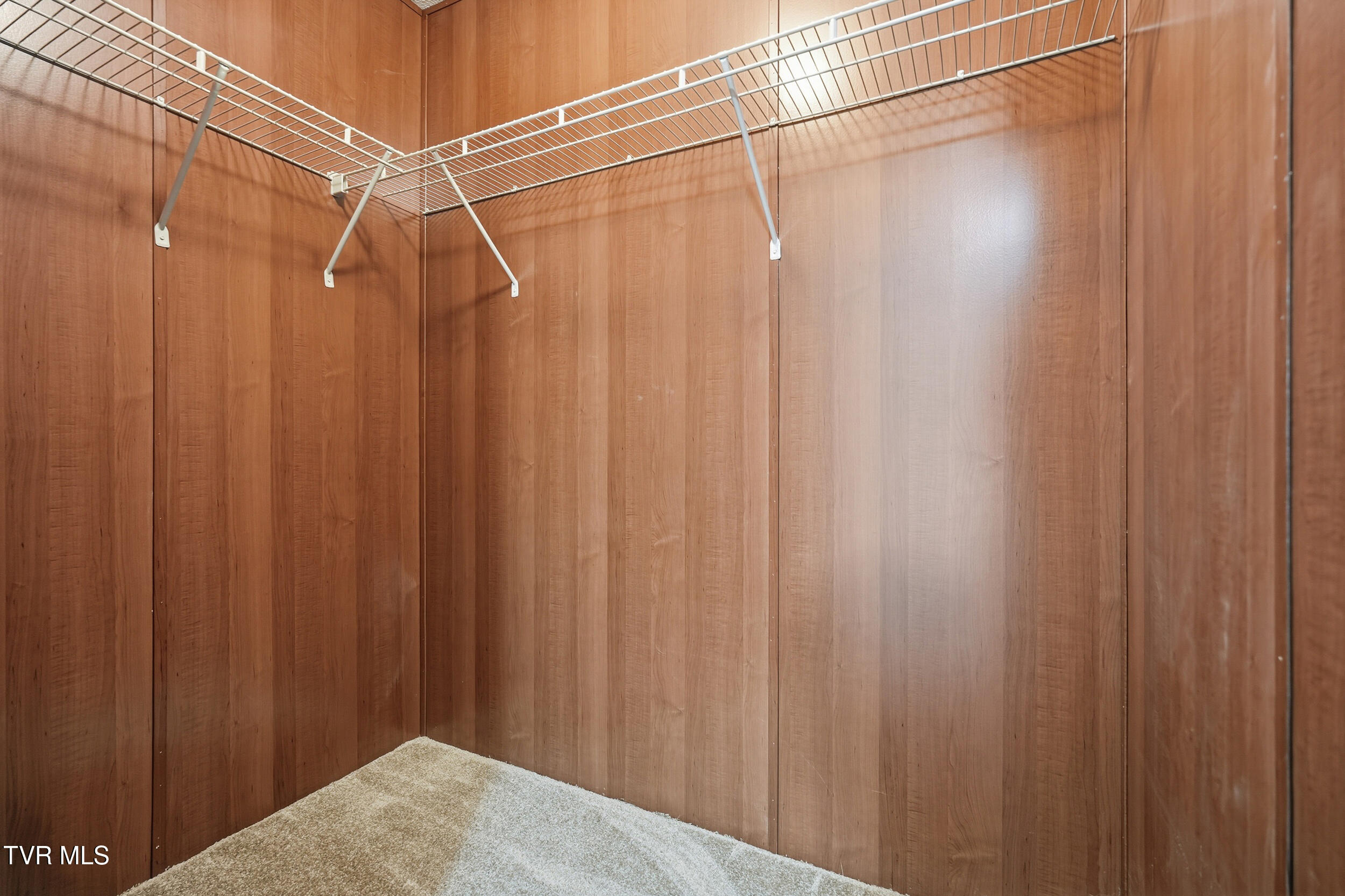 5634 Orebank Road Kingsport, TN 37664 - Photo 20 of 29 Walkin Closet 2